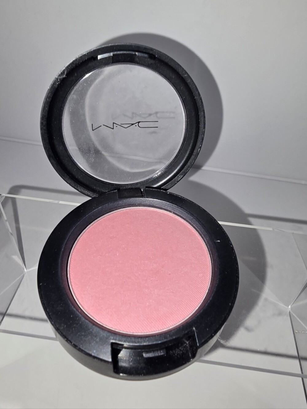 DISCONTINUED MAC POWDER BLUSH - "WELL DRESSED"